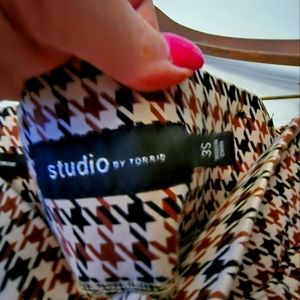 Brown plaid Ponte pants from Torrid.